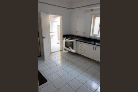 Casa de condomínio à venda com 394m², 4 quartos e 5 vagasCOZINHA 1 PISO