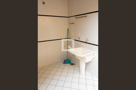 Casa de condomínio à venda com 394m², 4 quartos e 5 vagasÁREA DE SERVIÇO