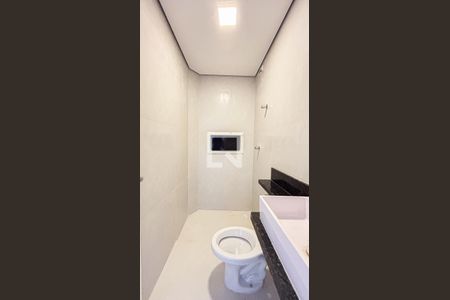 Casa à venda com 143m², 3 quartos e 2 vagas Casa à venda com 143m², 3 quartos e 2 vagasBanheiro