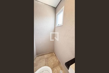 Casa à venda com 143m², 3 quartos e 2 vagas Casa à venda com 143m², 3 quartos e 2 vagasCobertura - Banheiro