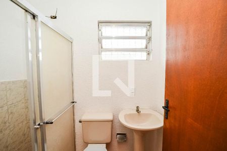 Banheiro de apartamento para alugar com 1 quarto, 55m² em Sarandi, Porto Alegre