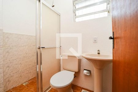 Banheiro de apartamento para alugar com 1 quarto, 55m² em Sarandi, Porto Alegre