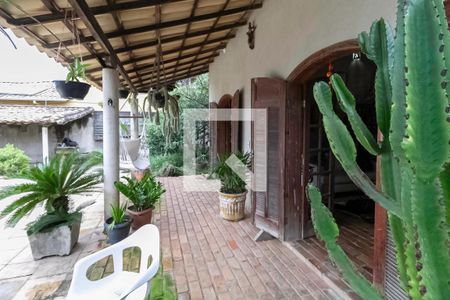 Casa à venda com 900m², 3 quartos e 7 vagasVaranda 