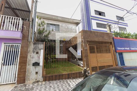 Casa à venda com 168m², 3 quartos e 1 vaga Casa à venda com 168m², 3 quartos e 1 vagaFachada