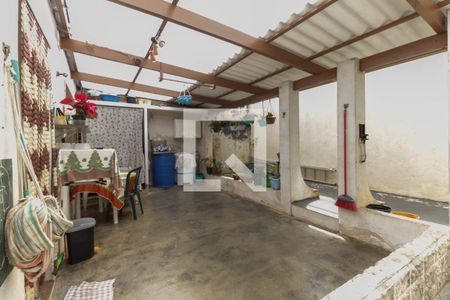 Casa à venda com 168m², 3 quartos e 1 vaga Casa à venda com 168m², 3 quartos e 1 vagaQuintal