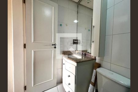 Apartamento à venda com 75m², 3 quartos e 2 vagas Apartamento à venda com 75m², 3 quartos e 2 vagasBanheiro da Suíte