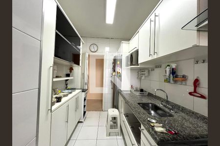 Apartamento à venda com 75m², 3 quartos e 2 vagas Apartamento à venda com 75m², 3 quartos e 2 vagasCozinha