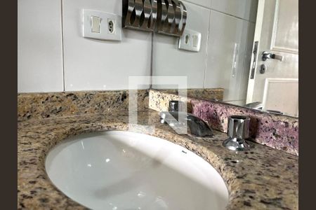 Apartamento à venda com 75m², 3 quartos e 2 vagas Apartamento à venda com 75m², 3 quartos e 2 vagasBanheiro da Suíte