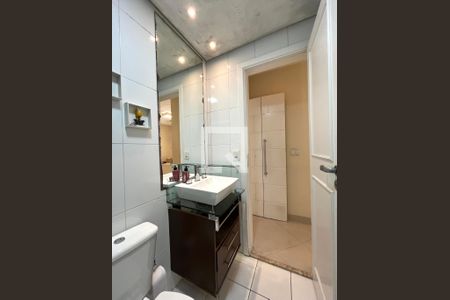 Apartamento à venda com 75m², 3 quartos e 2 vagas Apartamento à venda com 75m², 3 quartos e 2 vagasBanheiro Corredor