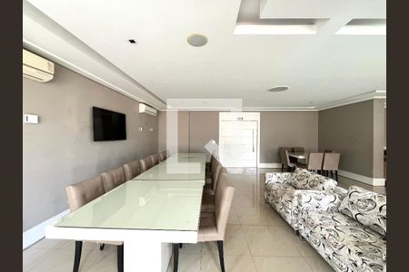 Apartamento à venda com 75m², 3 quartos e 2 vagas Apartamento à venda com 75m², 3 quartos e 2 vagasÁrea comum - Salão de festas