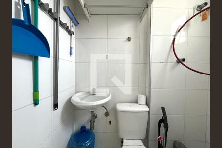 Apartamento à venda com 75m², 3 quartos e 2 vagas Apartamento à venda com 75m², 3 quartos e 2 vagasBanheiro de serviço
