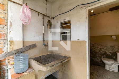 Casa à venda com 330m², 2 quartos e 3 vagas Casa à venda com 330m², 2 quartos e 3 vagasLavanderia da Casa 2