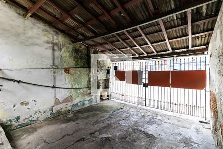 Casa à venda com 330m², 2 quartos e 3 vagas Casa à venda com 330m², 2 quartos e 3 vagasGaragem