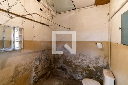 Casa à venda com 330m², 2 quartos e 3 vagas Casa à venda com 330m², 2 quartos e 3 vagasBanheiro da Casa 2