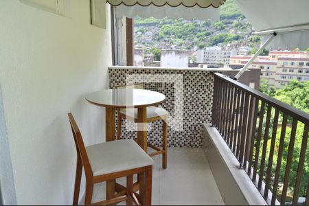 Apartamento à venda com 80m², 3 quartos e 1 vagaVaranda