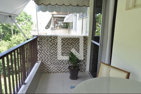 Apartamento à venda com 80m², 3 quartos e 1 vagaVaranda