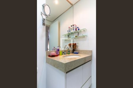 Apartamento à venda com 66m², 2 quartos e 1 vagaBanheiro Social