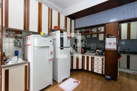 Casa à venda com 520m², 5 quartos e 4 vagas Casa à venda com 520m², 5 quartos e 4 vagasCozinha