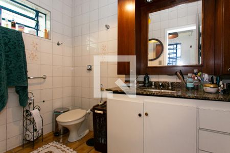 Casa à venda com 520m², 5 quartos e 4 vagas Casa à venda com 520m², 5 quartos e 4 vagasBanheiro