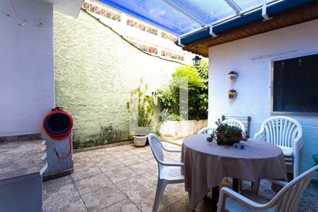 Casa à venda com 520m², 5 quartos e 4 vagas Casa à venda com 520m², 5 quartos e 4 vagasQuintal