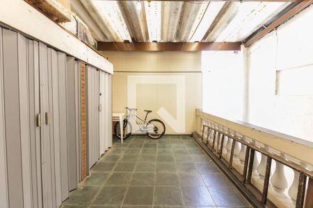 Casa à venda com 195m², 3 quartos e 2 vagas Casa à venda com 195m², 3 quartos e 2 vagasChurrasqueira