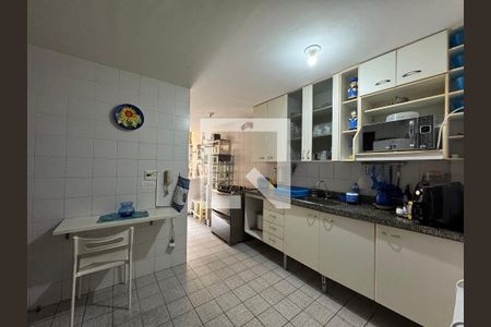 Apartamento à venda com 154m², 3 quartos e 2 vagasCozinha e Área de Serviço