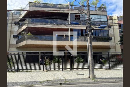 Apartamento à venda com 154m², 3 quartos e 2 vagasFachada