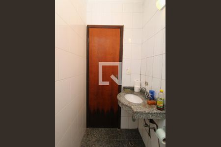 Casa para alugar com 210m², 3 quartos e 6 vagasBanheiro de serviço