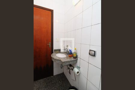 Casa para alugar com 210m², 3 quartos e 6 vagasBanheiro de serviço