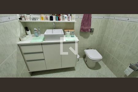 Apartamento à venda com 110m², 2 quartos e 1 vaga Apartamento à venda com 110m², 2 quartos e 1 vagaBanheiro Social