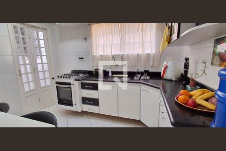 Apartamento à venda com 110m², 2 quartos e 1 vaga Apartamento à venda com 110m², 2 quartos e 1 vagaCozinha