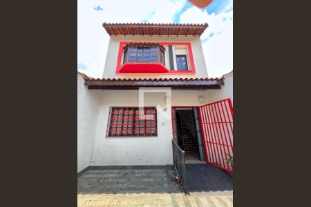 Casa à venda com 207m², 6 quartos e 1 vaga Casa à venda com 207m², 6 quartos e 1 vagaFoto 01