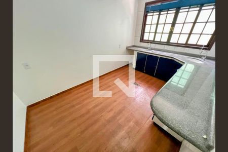 Casa à venda com 207m², 6 quartos e 1 vaga Casa à venda com 207m², 6 quartos e 1 vagaFoto 01