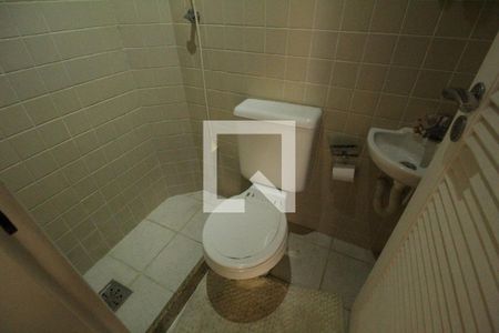 Casa de condomínio à venda com 477m², 5 quartos e 2 vagasÁrea de serviço - Banheiro