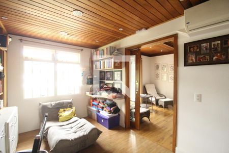 Casa de condomínio à venda com 477m², 5 quartos e 2 vagasSuíte 4 - Escritório