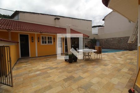 Casa de condomínio à venda com 477m², 5 quartos e 2 vagasQuintal