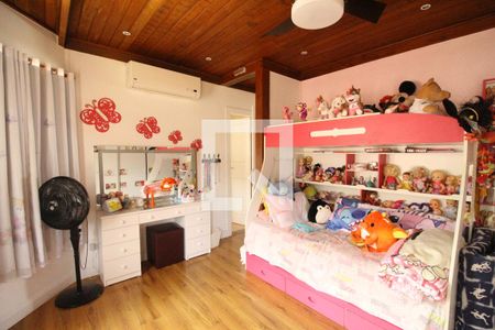 Casa de condomínio à venda com 477m², 5 quartos e 2 vagasSuíte 3