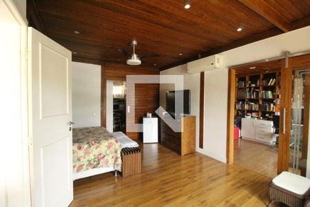 Casa de condomínio à venda com 477m², 5 quartos e 2 vagasSuíte 4