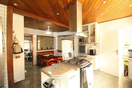 Casa de condomínio à venda com 477m², 5 quartos e 2 vagasCozinha