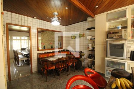 Casa de condomínio à venda com 477m², 5 quartos e 2 vagasCozinha