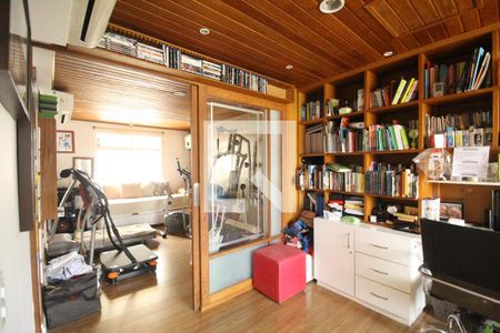 Casa de condomínio à venda com 477m², 5 quartos e 2 vagasSuíte 4 - Escritório