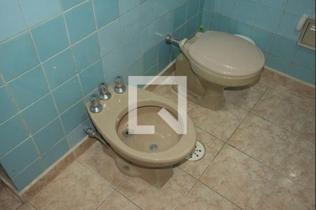 Apartamento à venda com 83m², 2 quartos e sem vagaBanheiro
