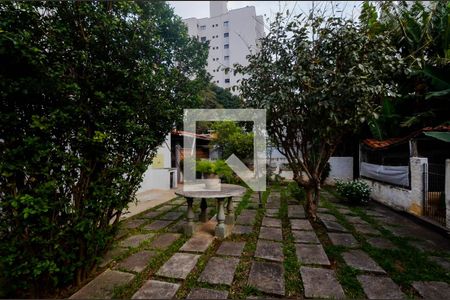 Casa à venda com 400m², 3 quartos e 6 vagasÁrea externa 