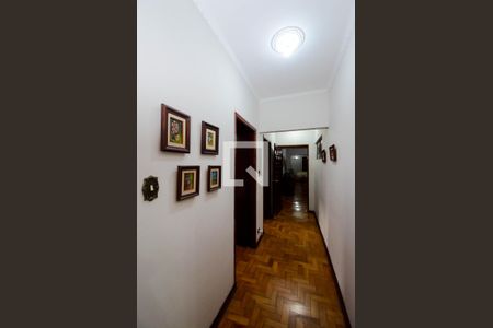 Casa à venda com 400m², 3 quartos e 6 vagasCorredor dos Dormitórios