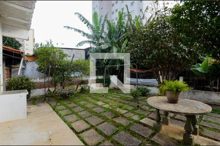 Casa à venda com 400m², 3 quartos e 6 vagasÁrea externa 