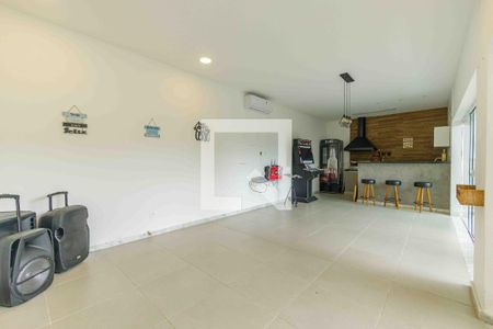 Casa de condomínio à venda com 350m², 4 quartos e 4 vagas Casa de condomínio à venda com 350m², 4 quartos e 4 vagasVaranda da Sala
