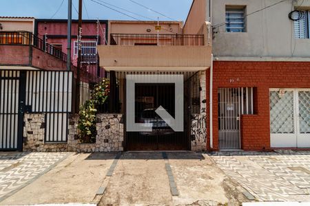 Casa à venda com 175m², 2 quartos e 1 vaga Casa à venda com 175m², 2 quartos e 1 vagaFachada