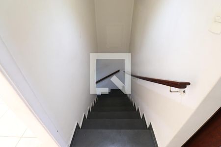 Casa à venda com 100m², 2 quartos e 1 vagaEscada