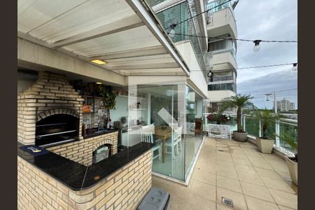 Casa de condomínio à venda com 196m², 2 quartos e 1 vaga Casa de condomínio à venda com 196m², 2 quartos e 1 vagaÁrea externa