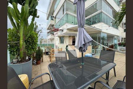 Casa de condomínio à venda com 196m², 2 quartos e 1 vaga Casa de condomínio à venda com 196m², 2 quartos e 1 vagaÁrea externa